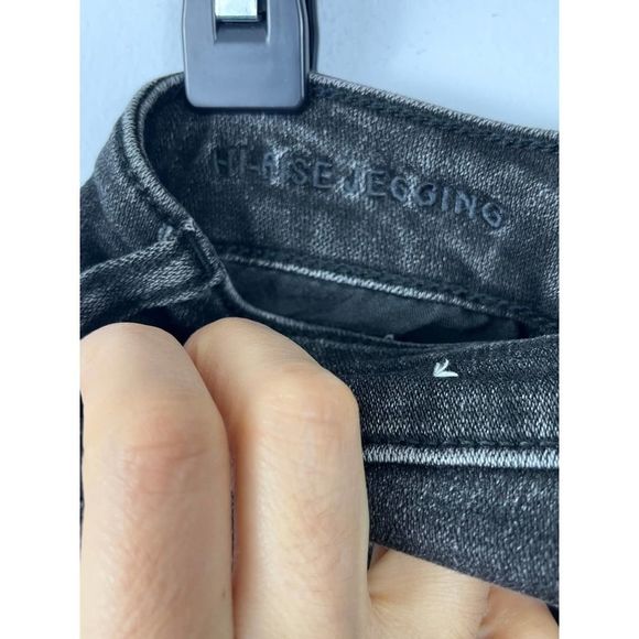 American Eagle Studded Trim Hi-Rise black Jegging Size 2 - Picture 9 of 10